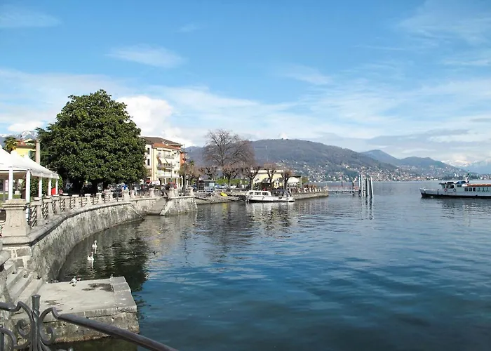 Punta Borromea By Interhome * סטרסה