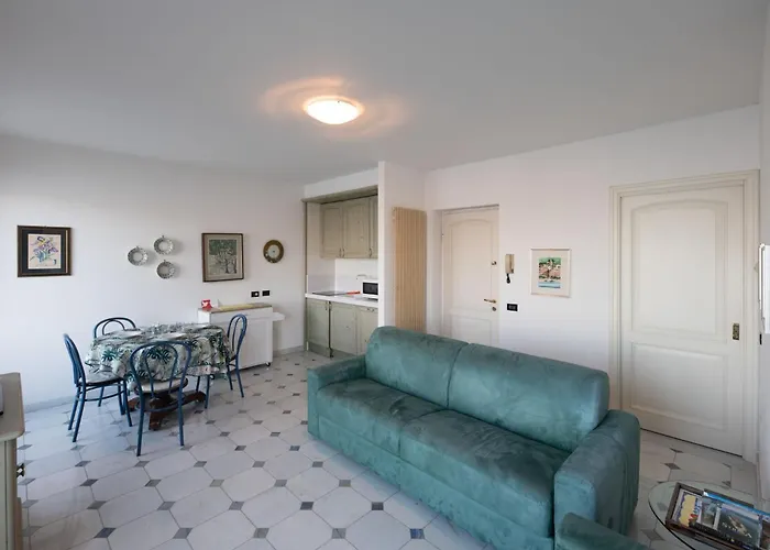 Punta Borromea By Interhome * סטרסה